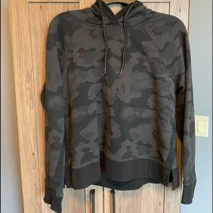 Calvin Klein Cropped Hoodie. Size M